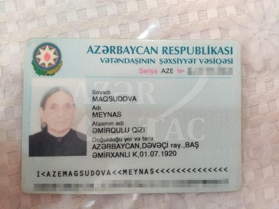 Yüz bir yaşlı Meynas nənənin 10 övlad, 35 nəvə, 78 nəticə və 11 kötükcədən ibarət mehriban ailəsi