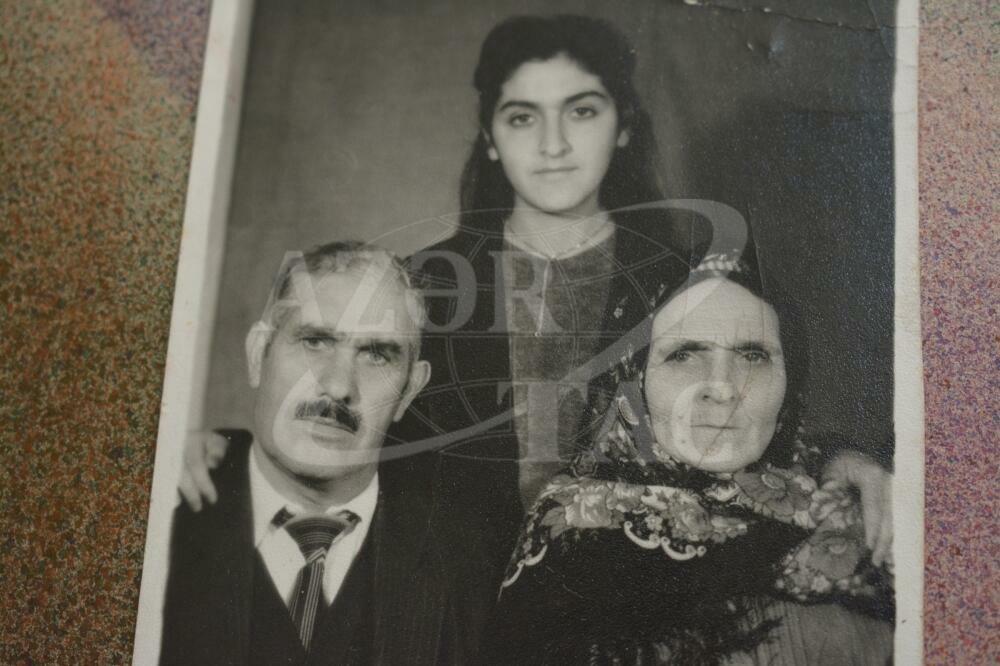 Yüz bir yaşlı Meynas nənənin 10 övlad, 35 nəvə, 78 nəticə və 11 kötükcədən ibarət mehriban ailəsi
