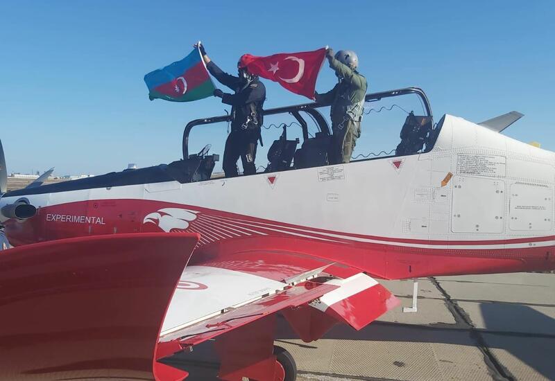 В Азербайджане испытали турецкий учебный самолет Hürkuş
