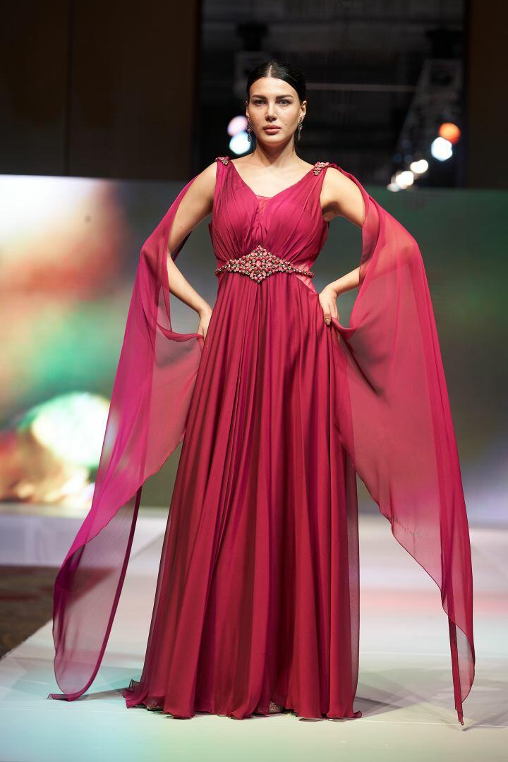 Вечерние и свадебные платья на Azerbaijan Fashion Week