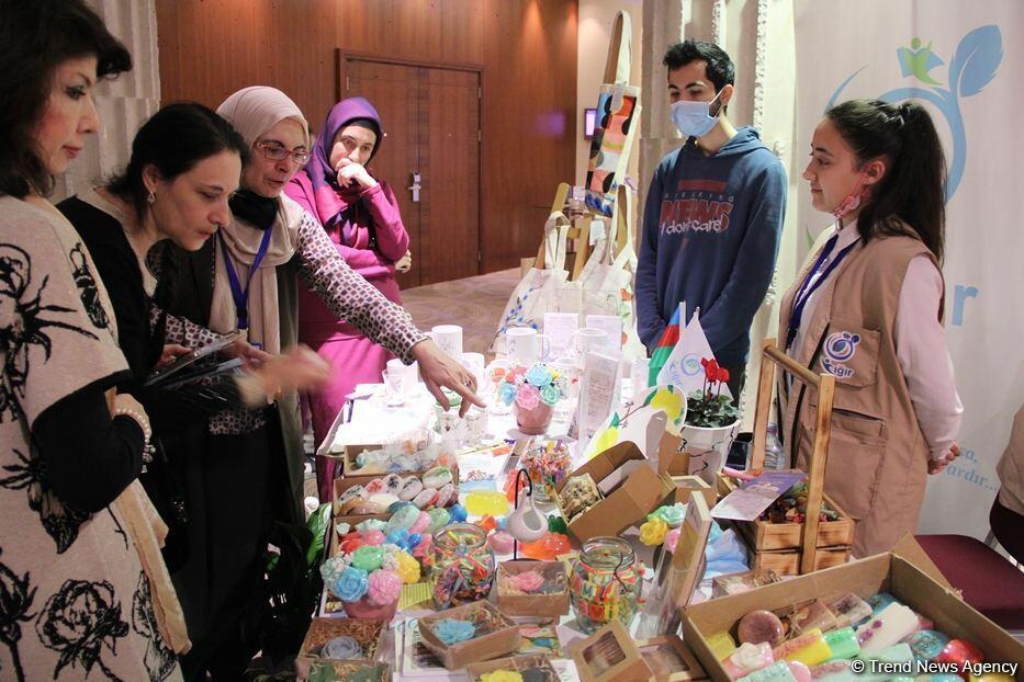 Открылась международная Азербайджанская Неделя моды, посвященная цветку Карабаха харыбюльбюль