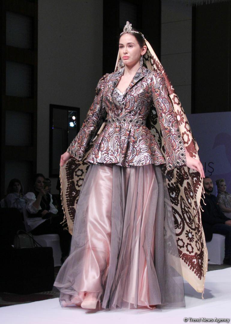 На Azerbaijan Fashion Week состоялось дефиле Фахрии Халафовой "Карабахская Принцесса"