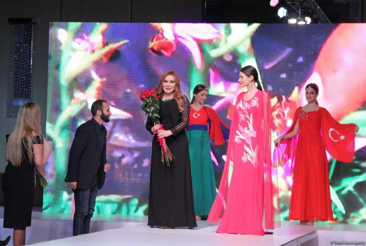 На Azerbaijan Fashion Week состоялось дефиле Фахрии Халафовой "Карабахская Принцесса"