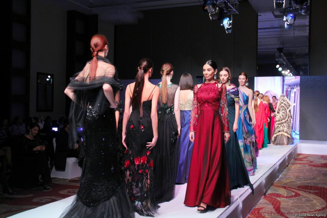 На Azerbaijan Fashion Week состоялось дефиле Фахрии Халафовой "Карабахская Принцесса"