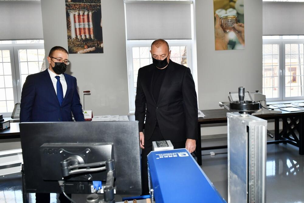 Президент Ильхам Алиев и Первая леди Мехрибан Алиева приняли участие в открытии предприятия “Quba ABAD Factory”
