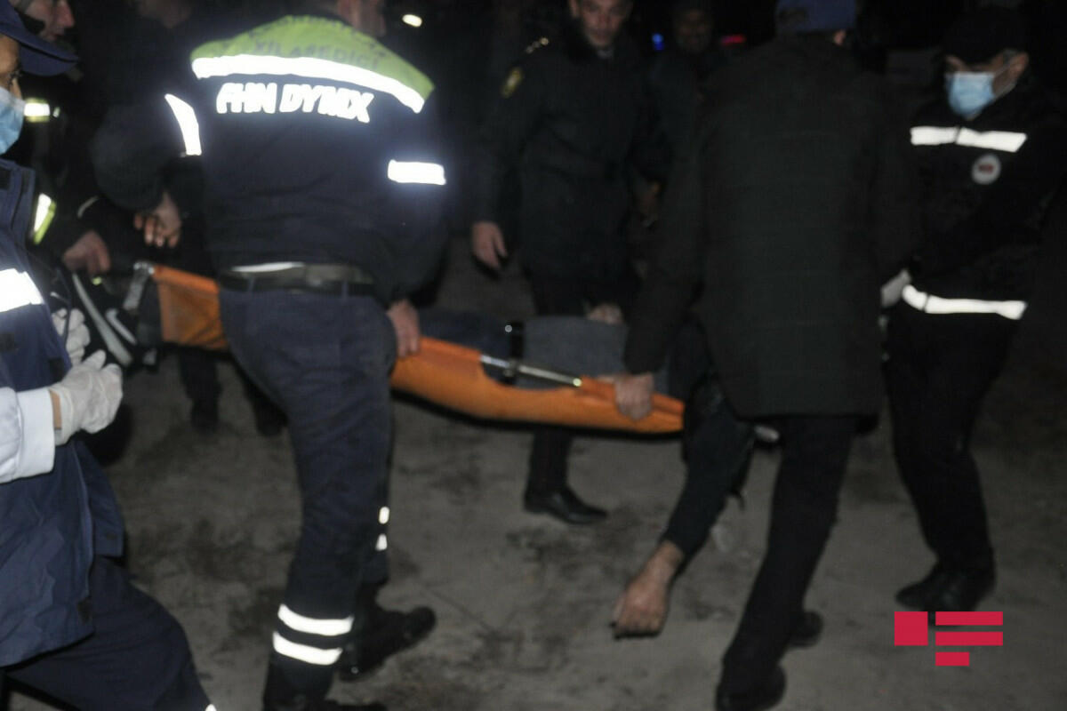 В Азербайджане автомобиль упал в канал - есть погибшие