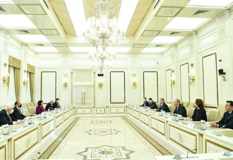 Сахиба Гафарова на переговорах с главой Секретариата Совета МПА СНГ