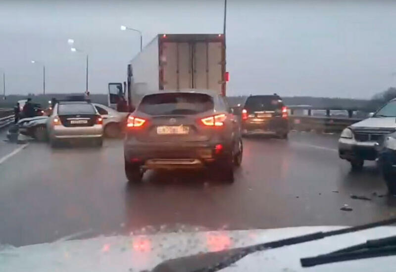 12 автомобилей столкнулись под Воронежем