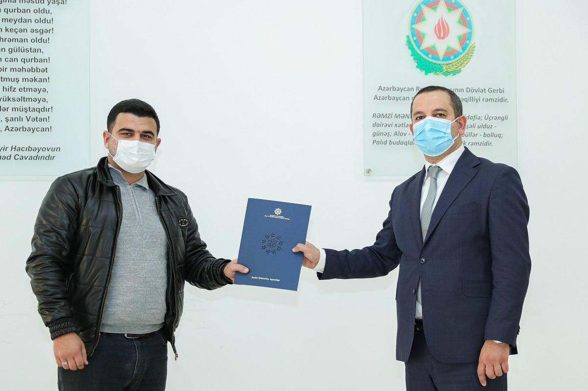 Valideyn himayəsindən məhrum bir qrup gəncə mənzil verilib