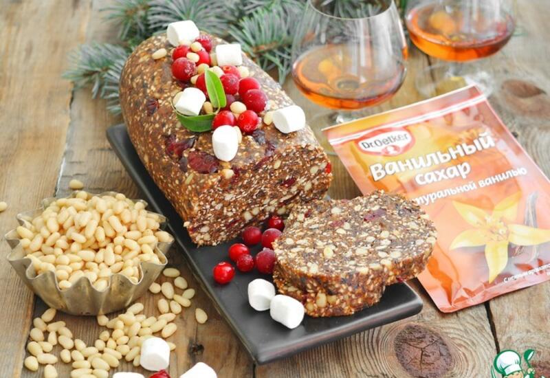 Рождественское фруктово-ореховое полено