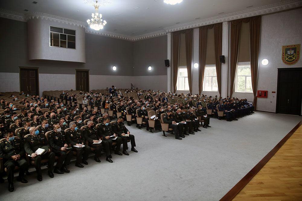 Керим Велиев встретился с личным составом Высшего военного училища
