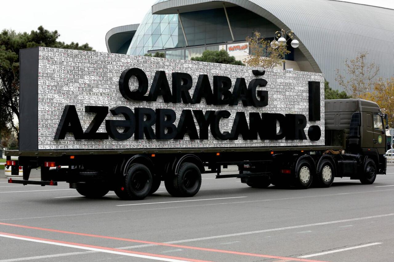 Азербайджан отмечает годовщину Парада Победы