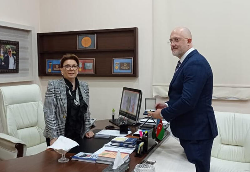 Евгению Михайлову вручена награда имени профессора Ровшана Мустафаева