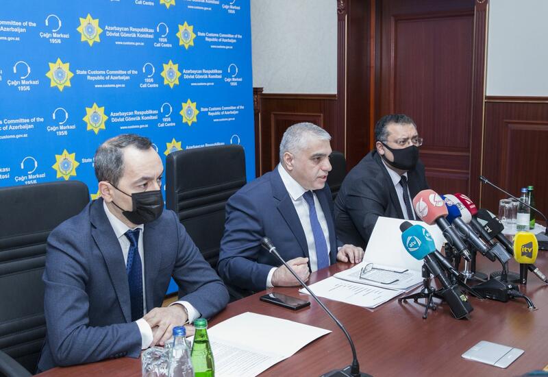 "e.customs.gov.az" portalı və "Smart Customs" mobil tətbiqinin yeni versiyalarının təqdimatı keçirilib