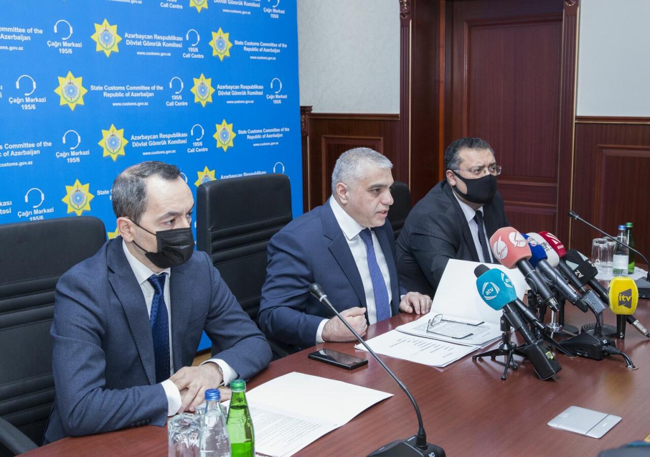 "e.customs.gov.az" portalı və "Smart Customs" mobil tətbiqinin yeni versiyalarının təqdimatı keçirilib