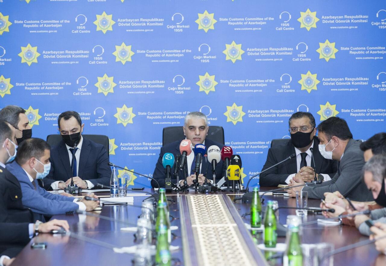 "e.customs.gov.az" portalı və "Smart Customs" mobil tətbiqinin yeni versiyalarının təqdimatı keçirilib