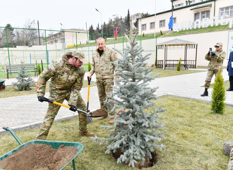 Президент Ильхам Алиев и Первая леди Мехрибан Алиева приняли участие в открытии воинской части в поселке Гадрут