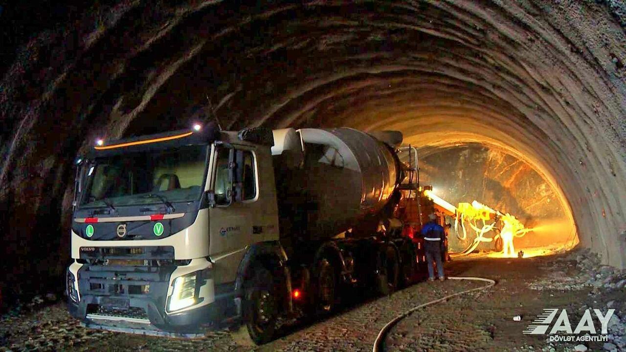 Строительство автодороги Ахмедбейли-Физули-Шуша продолжается ускоренными темпами