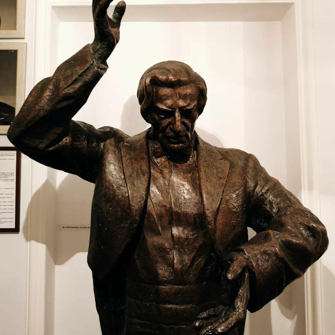 Мемориальные столовая, спальня и кабинет: как выглядит дом маэстро Ниязи сегодня