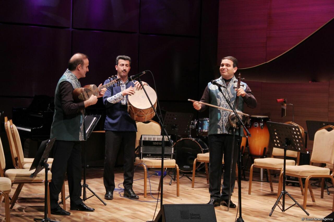 В Баку отметили юбилей Пярвиза Гулиева