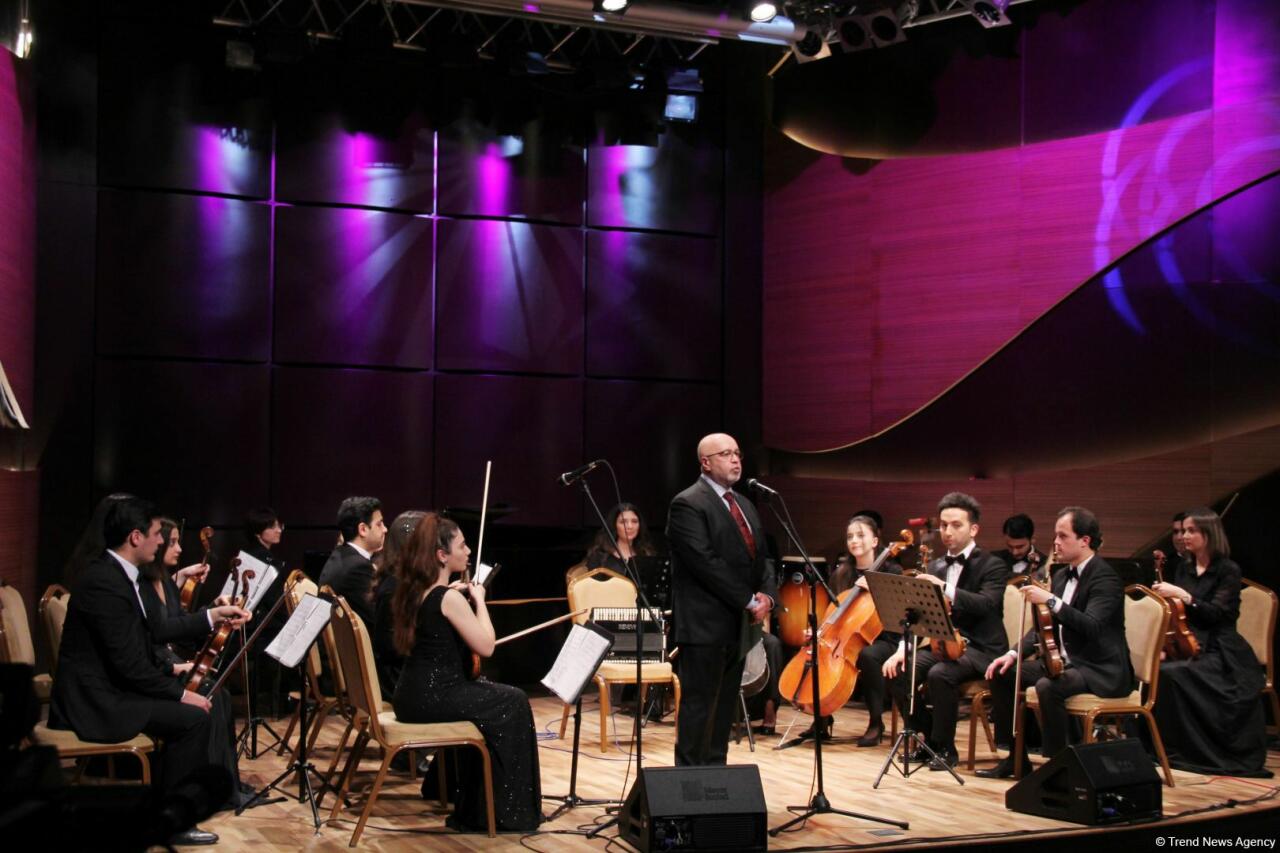 В Баку отметили юбилей Пярвиза Гулиева