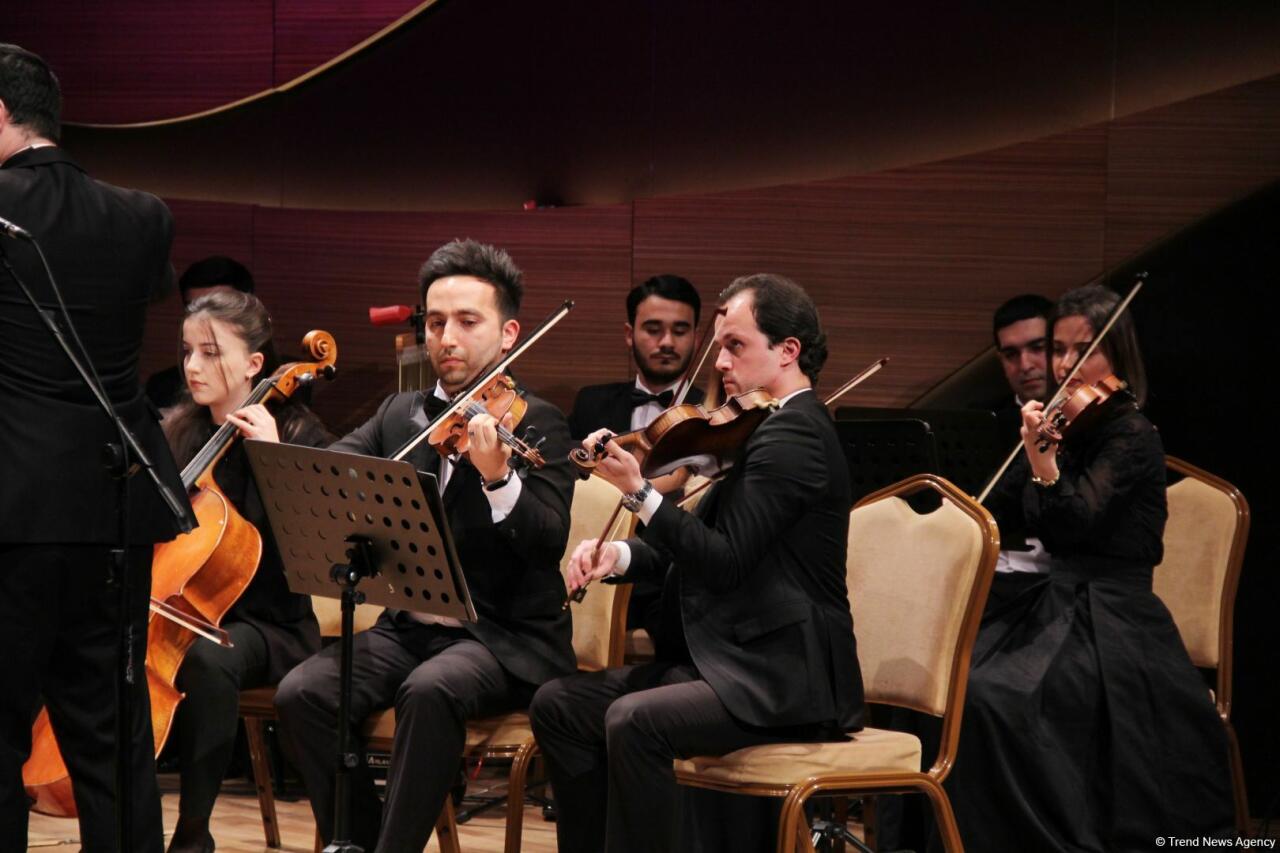 В Баку отметили юбилей Пярвиза Гулиева