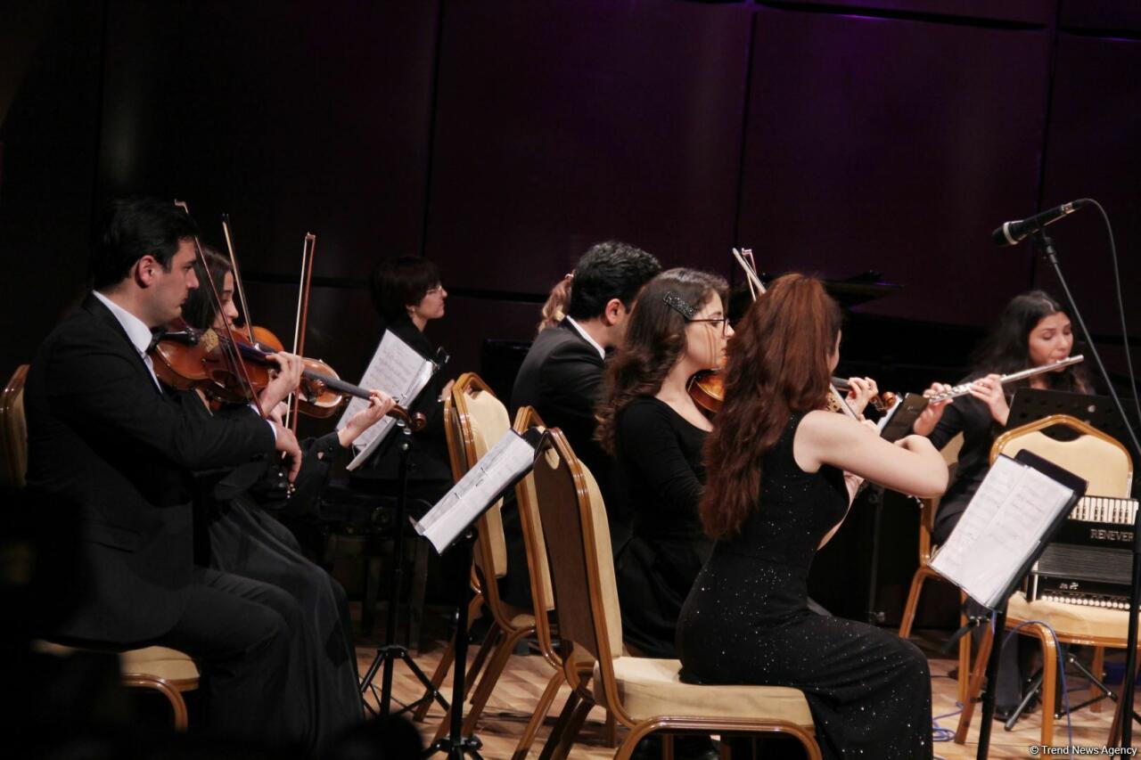 В Баку отметили юбилей Пярвиза Гулиева