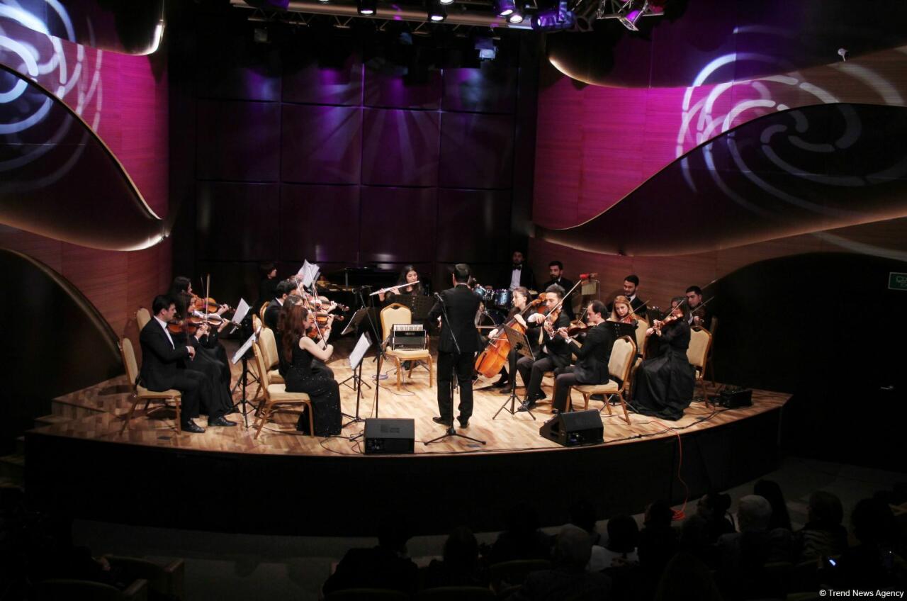 В Баку отметили юбилей Пярвиза Гулиева