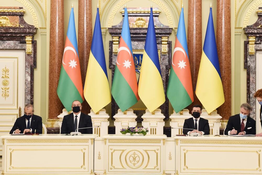 Prezident İlham Əliyevin və Volodimir Zelenskinin iştirakı ilə Azərbaycan-Ukrayna sənədlərinin imzalanması mərasimi olub
