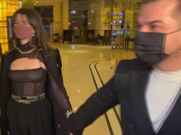 Beren Saatın açıq-saçıq geyimi gündəm oldu
