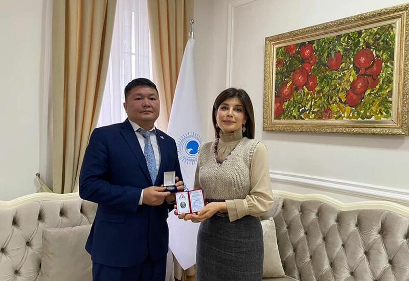 Гюнай Эфендиева удостоена медали Чингиза Айтматова