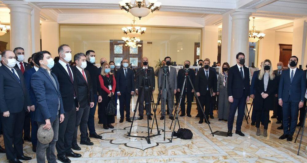Azərbaycan və Türkiyə arasında diplomatik münasibətlərin yaradılmasının 30 illiyi münasibətilə fotosərgi keçirilib