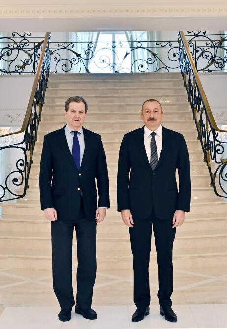 Президент Ильхам Алиев принял делегацию во главе с исполнительным директором Американского еврейского комитета