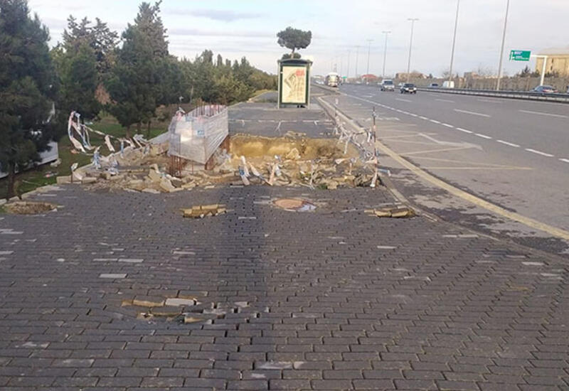 Piyadalar üçün təhlükəli olan yolda keçid inşa olunur