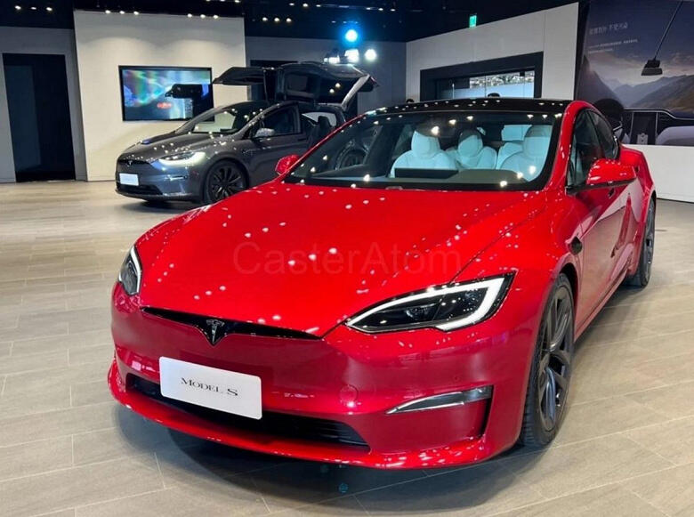 Tesla представила новый электромобиль