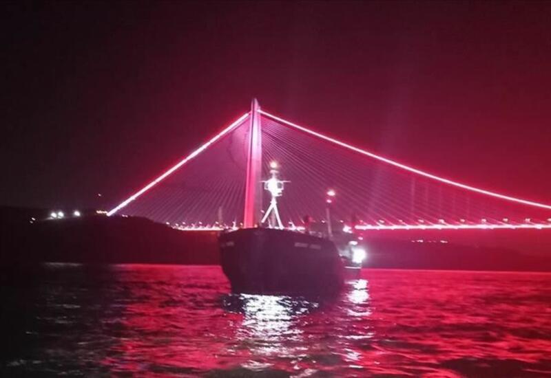 Движение в проливе Босфор приостановлено