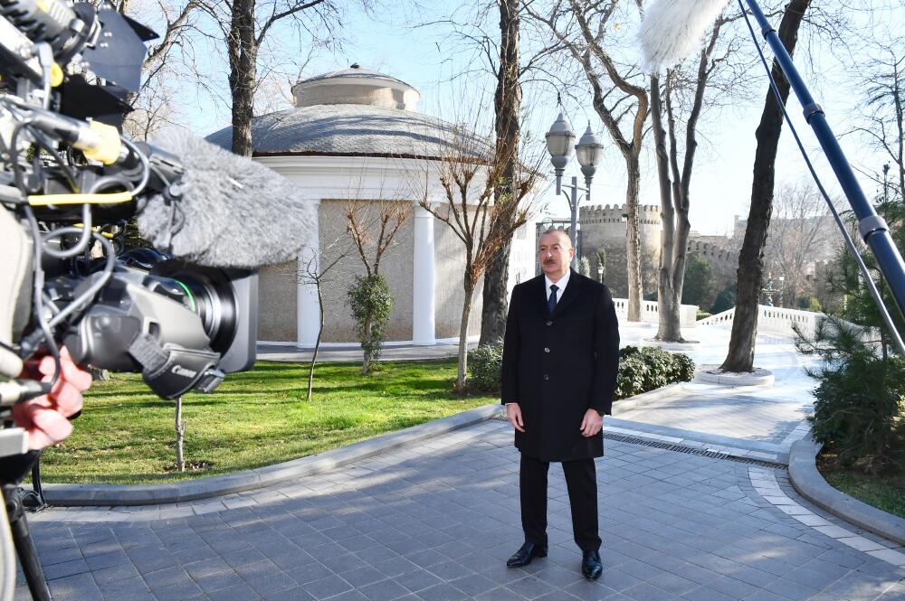 Президент Ильхам Алиев принял участие в открытии памятника меценату Гаджи Зейналабдину Тагиеву в Баку