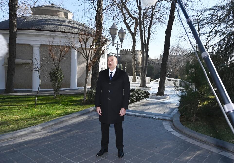 Президент Ильхам Алиев принял участие в открытии памятника меценату Гаджи Зейналабдину Тагиеву в Баку