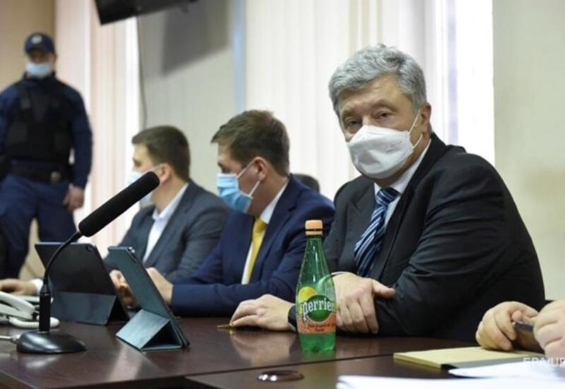 Порошенко стал невыездным