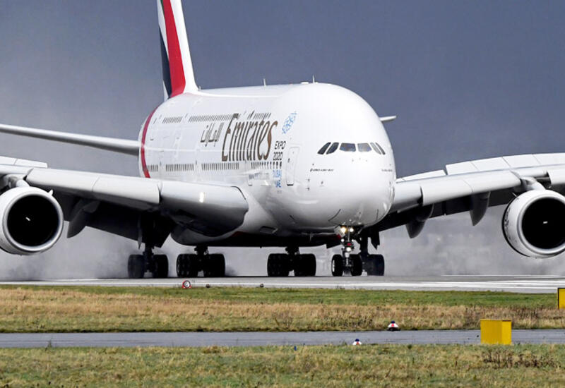 Самолет "Emirates" экстренно сел в Петербурге