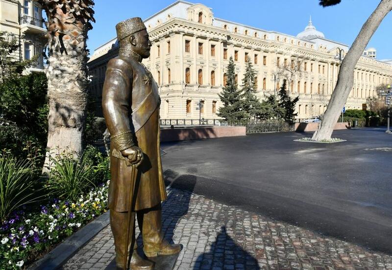 Задержаны лица, повредившие памятник Гаджи Зейналабдину Тагиеву в Баку