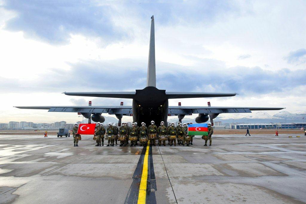 Азербайджанские военнослужащие приняли участие в курсах в Турции
