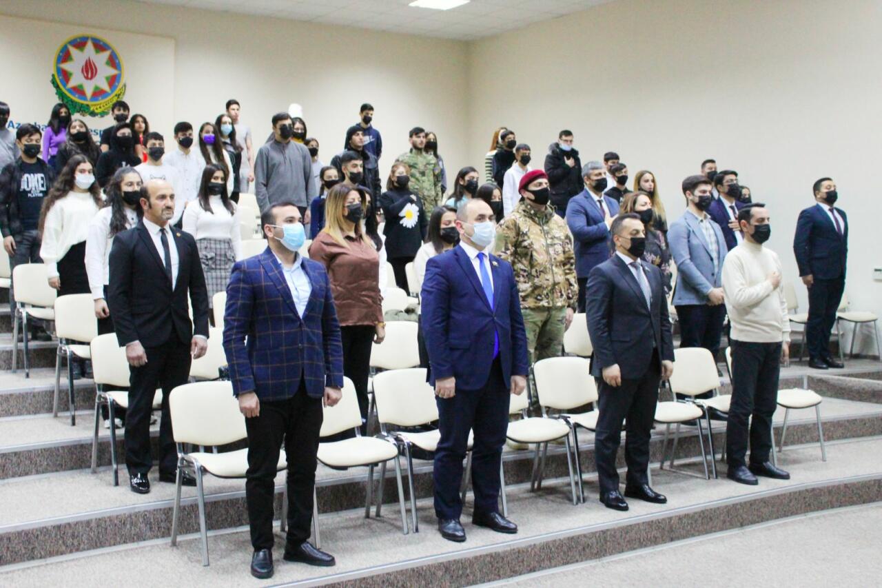 Азербайджанская молодежь почтила память жертв трагедии 20 Января