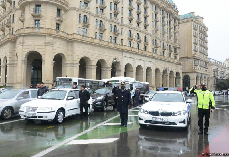 В Азербайджане память шехидов почтена минутой молчания