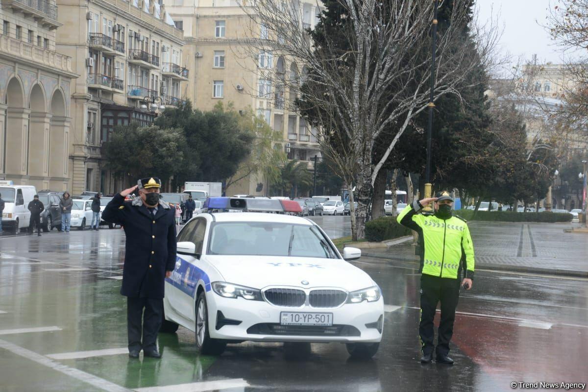 В Азербайджане память шехидов почтена минутой молчания