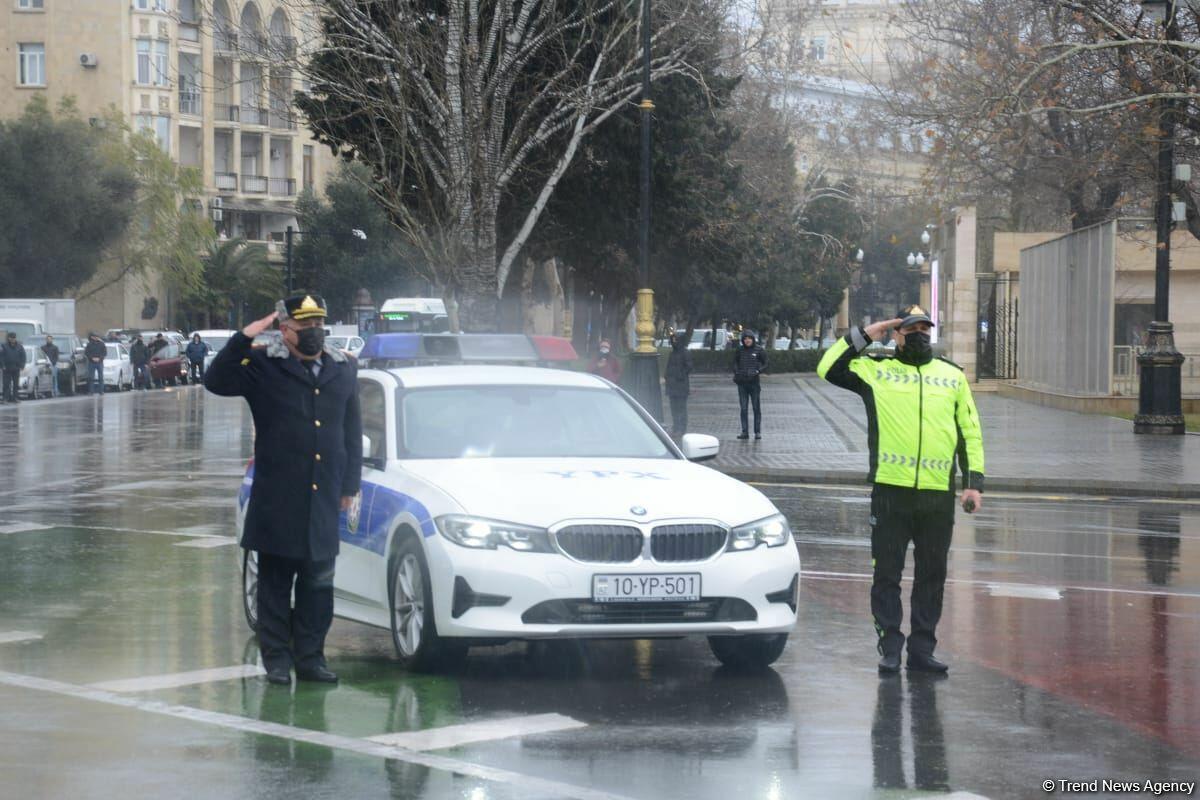 В Азербайджане память шехидов почтена минутой молчания