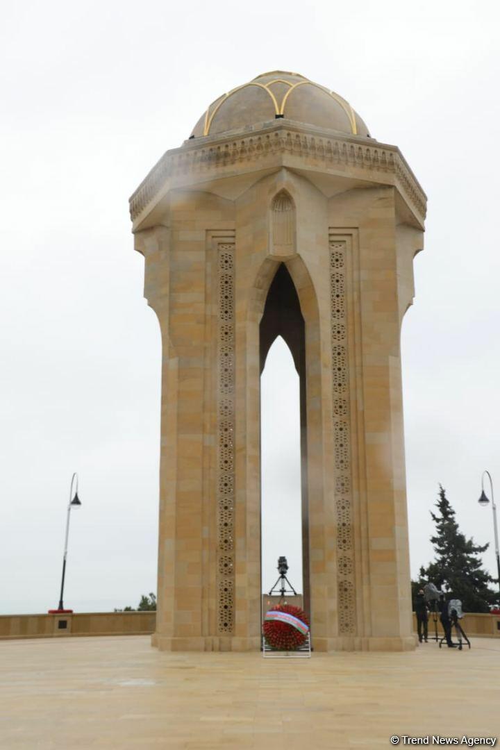 Азербайджанский народ чтит светлую память жертв трагедии 20 Января
