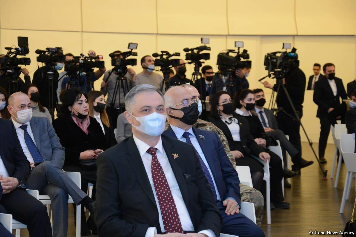 В Центре Гейдара Алиева прошла презентация сайта zefer.az