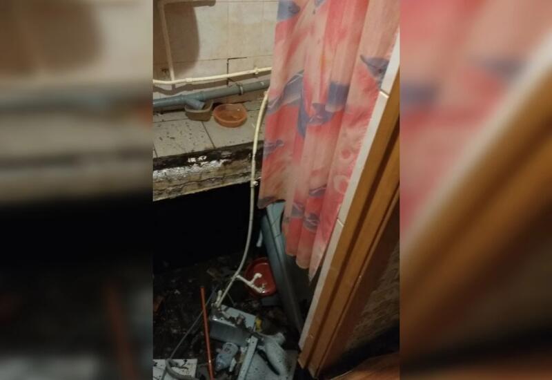 Пол в квартире провалился вместе с людьми