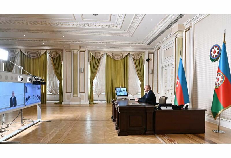 Президент Ильхам Алиев принял министра дорог и градостроительства Ирана в видеоформате